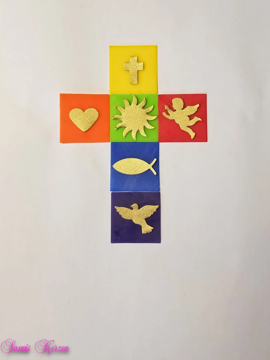 Wachs Regenbogen Kreuz mit Symbolen